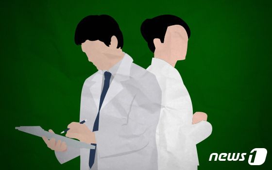 “약국 진열장에 왜 스마트폰이?”…치마 속 불법촬영 약사 현행범 체포
