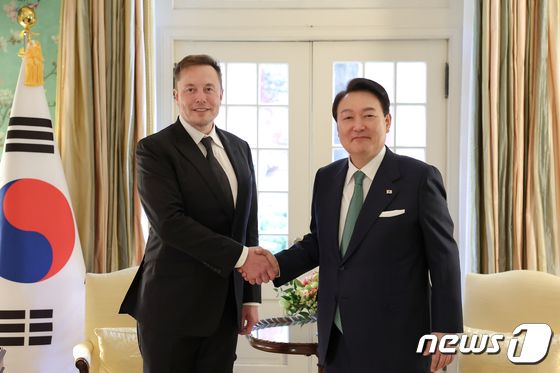 머스크가 세계 경제 대통령? 세계 정상들 머스크에 줄 선다