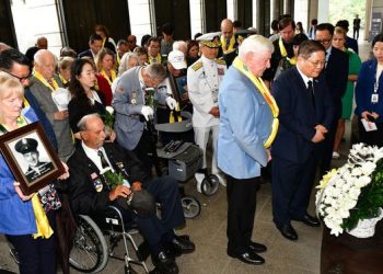 美 6·25참전용사·유가족 전쟁기념관 방문… “기억해줘 감사”