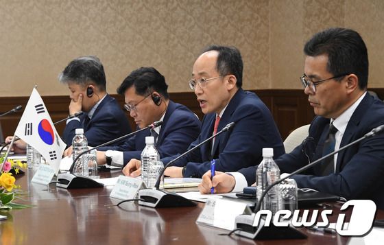한일 100억달러 규모 통화스와프 체결…8년 만의 재개