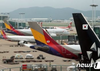 아시아나 조종사 준법투쟁에 결항 확대…휴가철 항공대란 우려