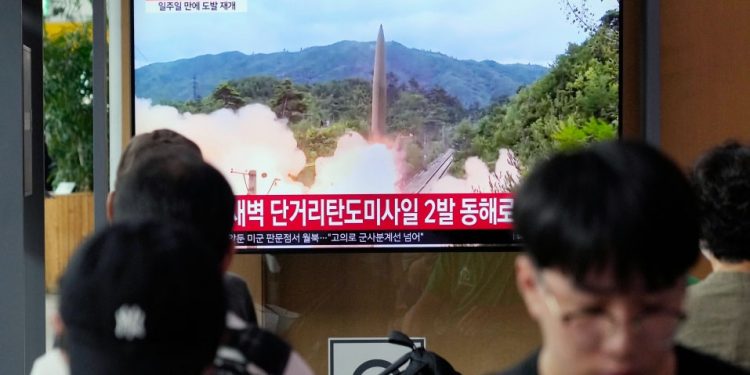 ‘말 폭탄 후 도발’ 긴장 고조 이어가는 北…미사일 ‘종합 도발’ 예상