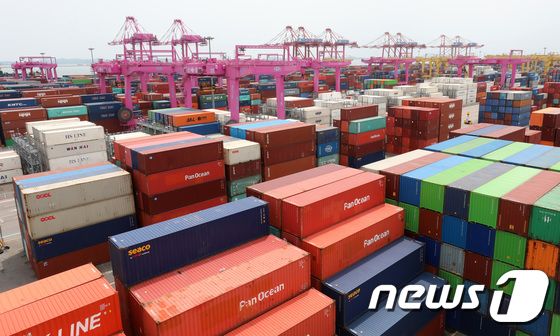 IMF, 韓성장률 전망치 1.5%→1.4% ‘하향’…세계 성장률 상향과 대비