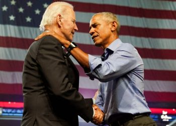 오바마 “트럼프 생각보다 더 강한 상대”…바이든에게 조언