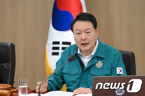 윤 대통령 “잼버리 비상대책반 가동”…한 총리 “허점 없어야”