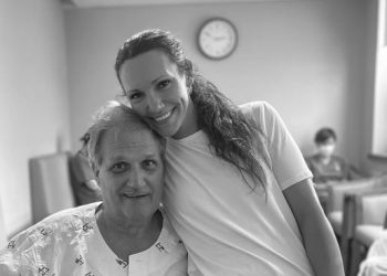 한국 방문 중에 쓰러진 멜슨 주상원의원, 태풍으로 귀국 늦어져