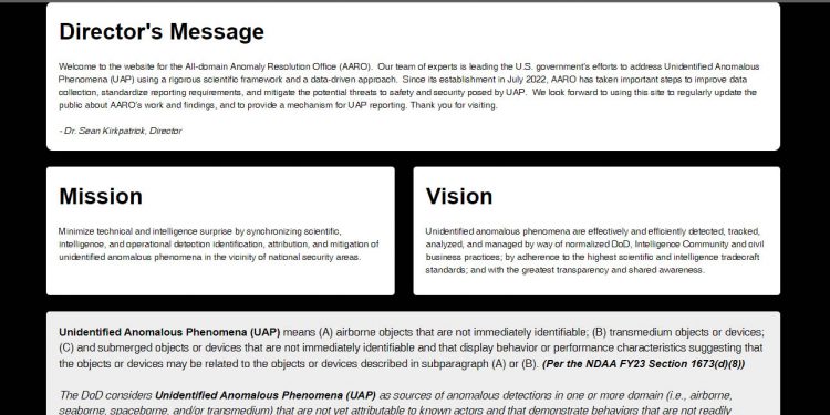 “하늘에서 이상한 게 쓩? 제보하세요”…美국방부, UFO 신고·접수받아