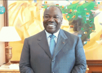 정준하와 “무한도전” 외쳤던 가봉 대통령, 쿠데타로 쫓겨났다