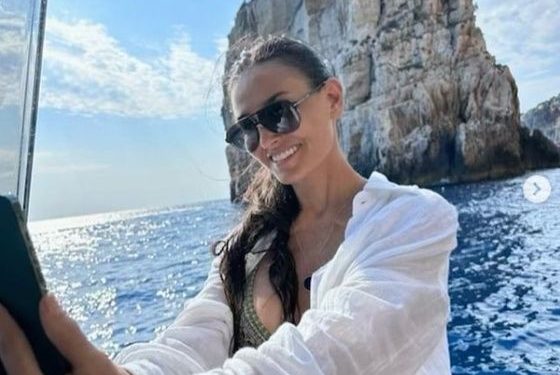 60대 데미 무어, 볼륨 몸매에 나이 믿기지 않는 동안 미모까지