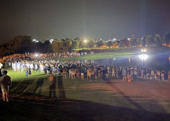 “앨라배마 어번에 부흥의 불길”…학생 수백명 세례 받아