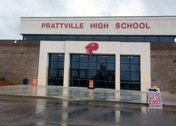 프랫빌 고교생, 학교에서 총기 발견 후 체포돼