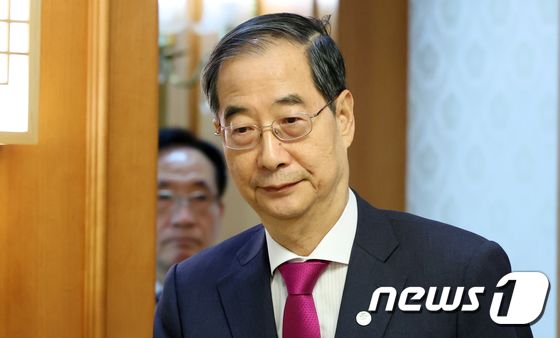 헌정사 첫 총리 해임건의안 통과…한총리, 차질없는 업무 강조