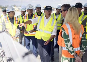 정의선 회장, 미국 전기차 신공장 건설현장 방문…조지아주지사 동행