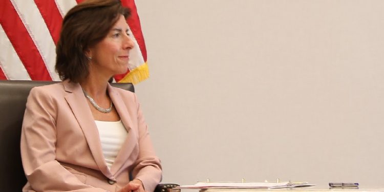 美, 반도체법 보조금 기업 첨단 반도체 中증설 5%로 제한 유지