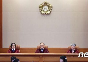 ‘대북전단 금지법’ 위헌…헌재 “표현의 자유 제한 매우 중대”