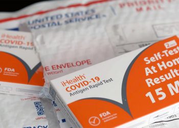 美 코로나 입원률 두달만에 2배 ↑…진단키트 무료배포 재개