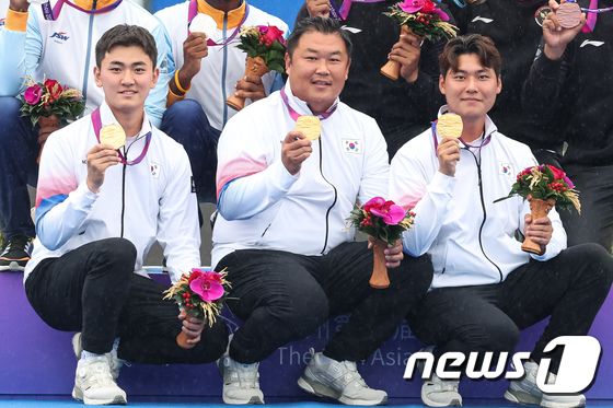 “실수 했는데…” 천운이 따른 양궁 ‘금이오’ 트리오의 단체 金