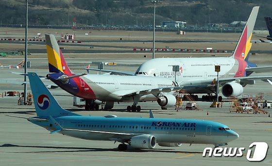 대한항공 “화물기 줄테니 한번”…에어프레미아에도 제안