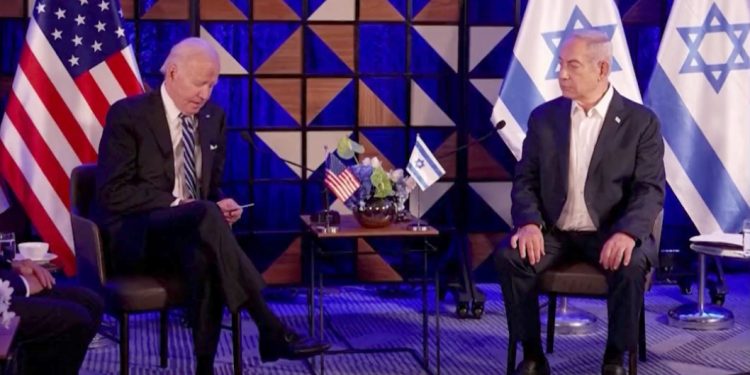 바이든 “병원 폭발 다른 팀이 한 듯…하마스는 IS보다 잔혹해”