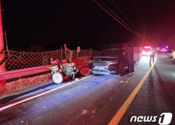 배우 오정세 탄 카니발 경운기 추돌…1명 숨지고 2명 중경상