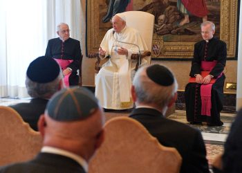 올해 86세 교황, 감기 탓에 연설 생략…이후 일정 원래대로 소화