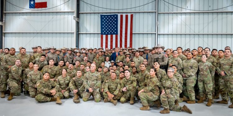 바이든 81세 생일에…트럼프 주치의 “트럼프는 매우 건강해”