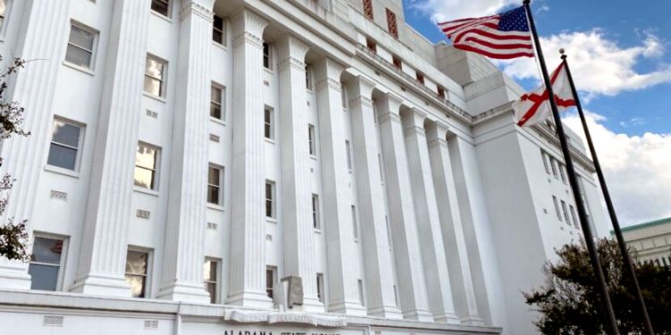 생리대, 기저귀에 판매세 없애는데 정치권 한마음