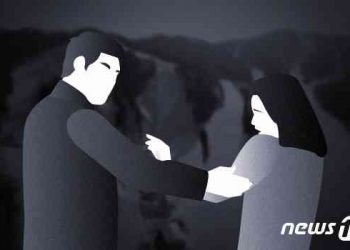 미대 교수, 딸또래 제자에게 “여자로 보여, 네 흉터도 섹시…나랑 사귀자”