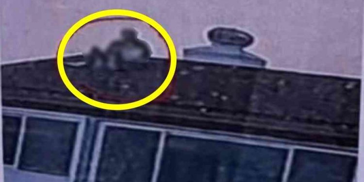 18층 아파트 옥상서 애정행각 젊은 남녀…”저러다 추락사 20대女 잊었나”