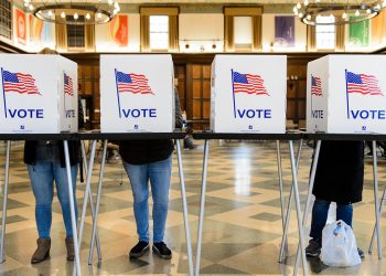 내년 대선에서 이민 유권자들의 표심