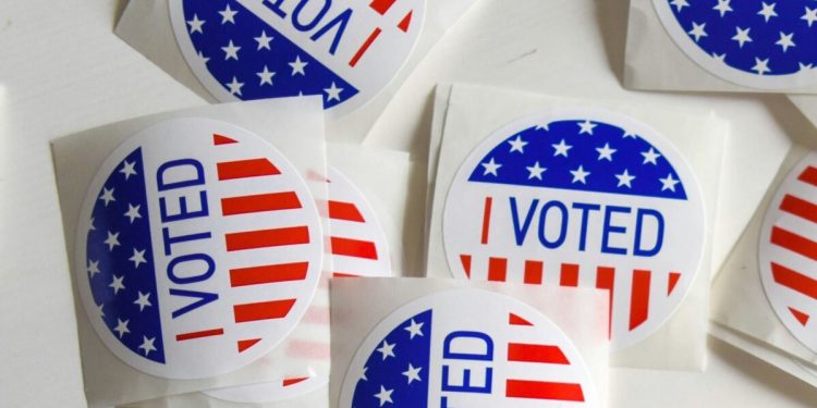 민주주의 위협하는 가짜정보