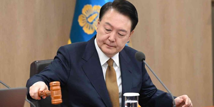 尹 “우주 강국 향한 위대한 발걸음”…우주항공청법 통과 환영