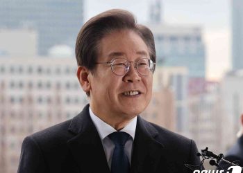 한동훈 정치개혁 공세에…이재명, 휘어진 잣대 ‘尹 심판론’