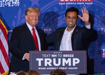 ‘美공화 경선 하차’ 라마스와미 “디샌티스·헤일리, 중도 하차해야”