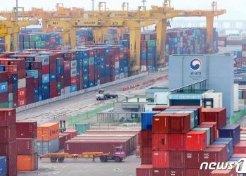 홍해 사태에 글로벌 해운운임 8주째 상승…미주항로도 영향권