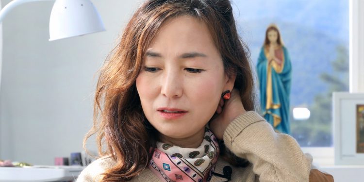 ‘조국 지킴이’ 후회한 공지영…”잘 모르고 떠들어 미안” 진중권에 사과