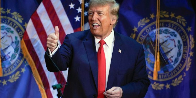 기세 오른 트럼프, 사법 리스크에도 굳건?…”신속 재판 가능성”