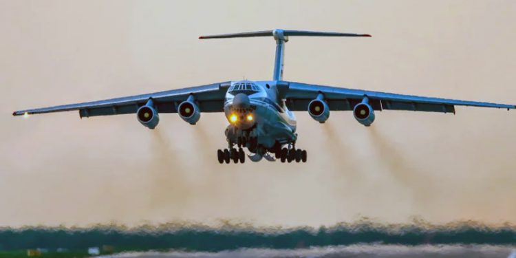 우크라 전쟁포로 65명 태운 러 군용기 추락…”전원 사망”