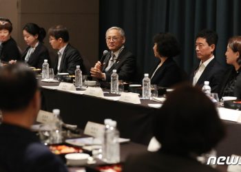 유인촌 장관, 22개국 관광공사 해외지사장에 ‘공세적 마케팅’ 주문