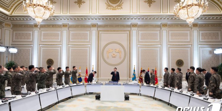 尹 “北, 선거 개입 위한 도발 예상”…실전적 대비 주문