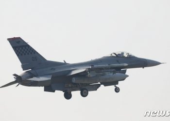 주한미군 F-16 전투기 서해 추락…비상 탈출 조종사 구조