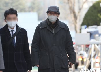 ‘오징어게임 깐부’ 오영수 강제추행 혐의 징역 1년 구형