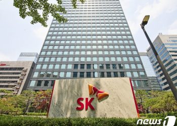 SK이노 작년 영업익 1.9조, 51%↓…SK온 적자폭 축소