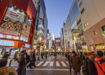 日 기혼 10명 중 6명은 ‘섹스리스’…20대男 절반이 “성경험 없어”