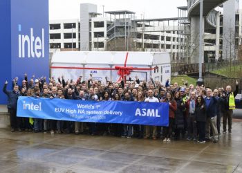 ‘최첨단 EUV’ 먼저 받은 인텔 美 공장에 ASML 핵심인력 상주