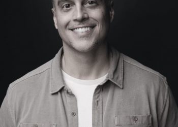 “상상할 수 있는 건 다 했다”…’포르노 5대 천왕’ 남성, 목사 됐다