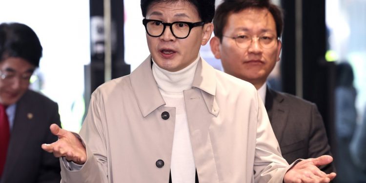 野 ‘서울의봄’ 與 ‘건국전쟁’…총선 두달 앞 영화관 꽂힌 ‘정치 코드’