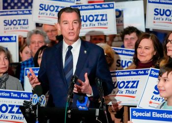 ‘미 대선 리트머스’ 뉴욕 보궐선거서 민주당 톰 스워지 당선