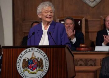 아이비 주지사, 미성년자 인신매매범 종신형 의무화 법안 지지