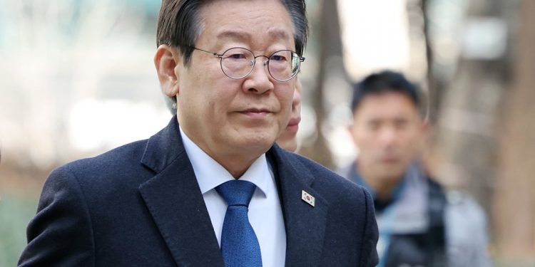 같은날 법정 출석한 이재명 부부, 양측 모두 ‘혐의 부인’